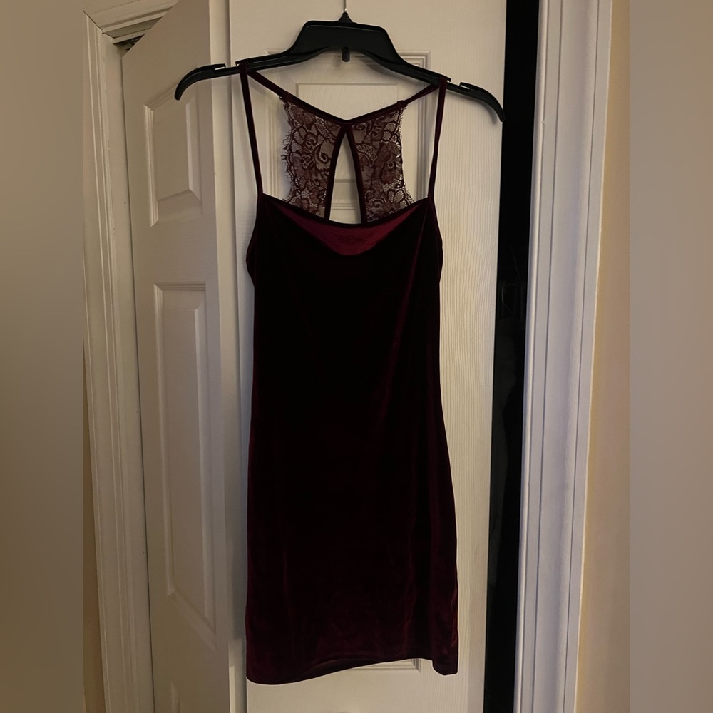 Lulus Maroon velvet dress - size M